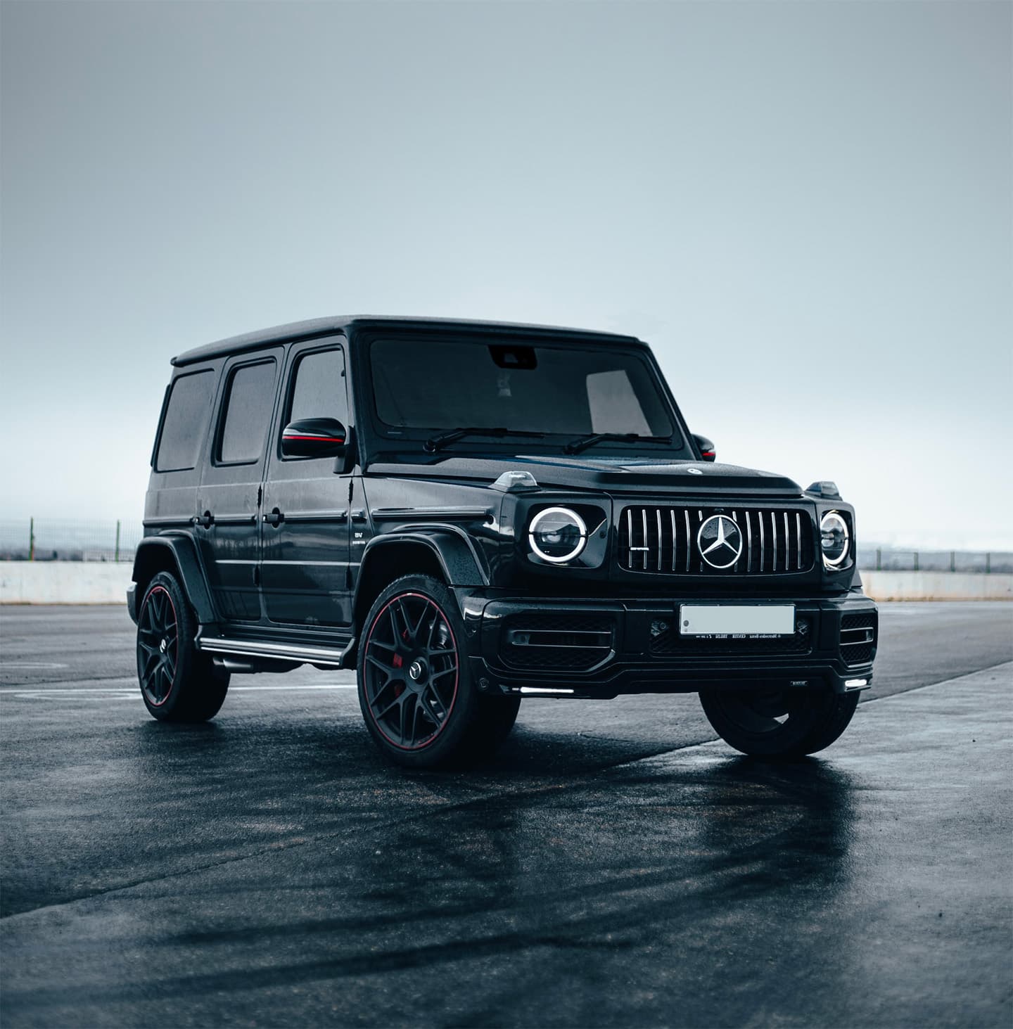 LUXURY SUV